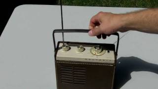 See A Heathkit GR-88 Police Band Monitor Radio From The Early 70's