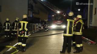 Brand in Mehrfamilienhaus in Hallstadt