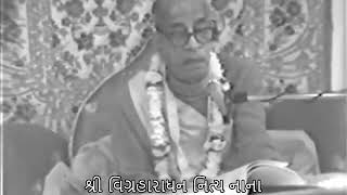 Prabhupada 0885 અધ્યાત્મિક આનંદ સમાપ્ત નથી થતો તે વધે છે