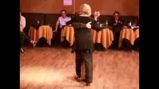 Ana Maria Schapira y Marco Gallizioli bailan 