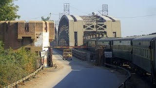 16DN - Karachi Express leaving Hyderabad and arriving at Kotri via Kotri Bridge