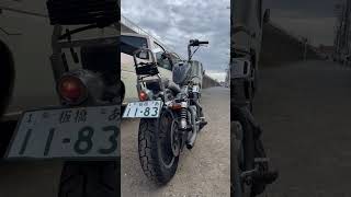 バイク屋 HANCAR motorcycle の日常。。Harley-Davidson Sportster XLH883試乗するため暖気する髪長おじさん。。