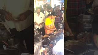 ఇలాంటి భోజనం ఎక్కడ చూసి ఉండరు#telugushorts#teluguvlogs#telugutrending#viralvideo#foodvideos.