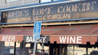 (DOOMIES HOME COOKIN) LOS ANGELES VEGAN EATS CRISPY NOT CHICKEN