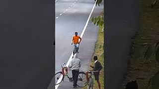 Viral Video: जब साइकल चालक पर बाघ ने किया हमला | Tiger | Short | Reel