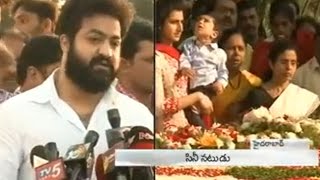 NTR 21st Death Anniversary: Jr NTR Pays Tribute at NTR Ghat || Hyderabad - Watch Exclusive