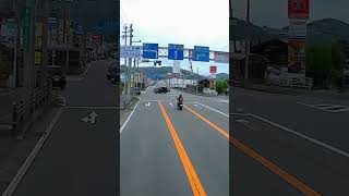 直進車の進路妨害