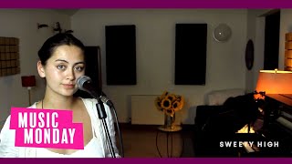 Jasmine Thompson Performs ‘Funny’ (Acoustic)