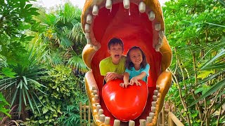 Katy and Max found dinosaurs in an amusement park