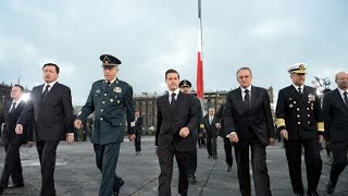 Izamiento de Bandera Nacional en memoria de las personas que perdieron la vida en el sismo de 1985