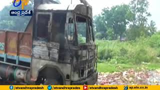 Naxals Torch Five Empty Trucks | in Dantewada of Chattisgarh