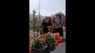 Kani Pashaei  plays Tanbour on #JinaAmini's grave in #Seqiz, Kurdistan 2022-10-06