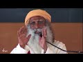 सर्वजण ब्रम्हचारी असणे कसं काय शक्य आहे lagn karav ki bramhachari asav sadhguru marathi