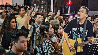 Selalu Bawak Lagu Hindustan Bob semakin Di di Kenal tourist dari banyak negara terutama Dari India\