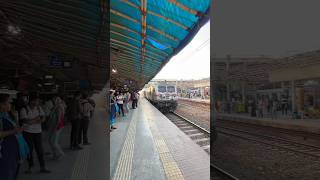 Mumbai CSMT H Nizamuddin Rajdhani Express Skipping Thane #shortsviral #youtube #shortvideo #shorts