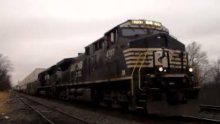 NS 230 with a cool horn salute and a wave from the crew from engine 4707!!!