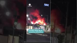 DESTRUIÇÃO: Incêndio atinge loja de acessórios