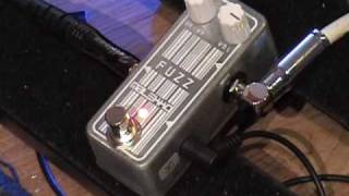 Malekko Omnicron FUZZ guitar effects pedal demo with Kingbee Guitars Telecaster