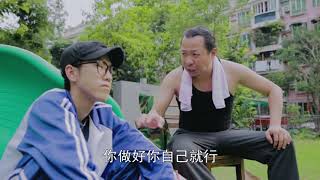 叛逆少年顶撞父亲欲辍学，父亲无奈大打出手！