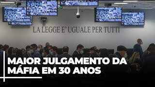 O maior julgamento da máfia italiana em mais de 30 anos começou nesta quarta-feira