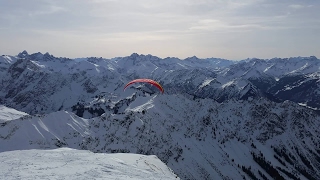 Gleitschirmfliegen am Nebelhorn (Oberstdorf, Allgäu)