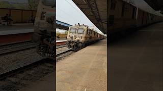 Mumbai Howrah Super Fast Meal Express Skip Wap7+Belur Railway Station