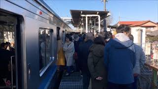 ＪＲ相模線宮山駅、寒川神社への参拝ラッシュ（2020年1月1日撮影）