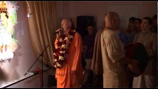 Bhakti Caitanya Swami in Tomsk, May 16, 2013 - Gaura Arati