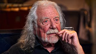 Robert Plant Is Now Over 75 How He Lives Is Sad