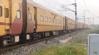 Nagavali express from sambalpur to nanded 20809 hauled to wap7 of Lallaguda #20809 #nagavalli