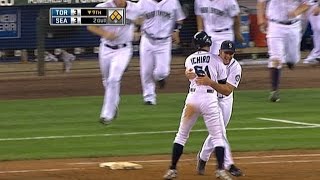 Ichiro drops a walk-off single into center