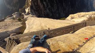 Dustin Watchman escapes death at Mount Huashan, China