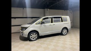 中古車 三菱 デリカD:5 ボデー全磨き前のマスキング作業完了 これより全磨き開始　帯広市 ガラスコーティング 手洗い