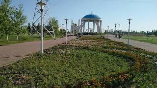 In the Aktobe central park (in Czech)