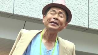 自衛隊音楽隊 吹奏楽演奏中のおもしろ映像  先任上級曹長による寅さんのものまね演奏直後に、 華麗なステップを披露 (｢男はつらいよ｣から｢ブラジル｣への転換)