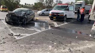 תאונת דרכים בין רכב פרטי למשאית בסמוך לצומת גבולות