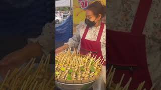 หอยเชอรี่เสียบไม้ น้ำจิ้มรสเด็ด งานเกษตรแฟร์ อุดรธานี | YinFinFood