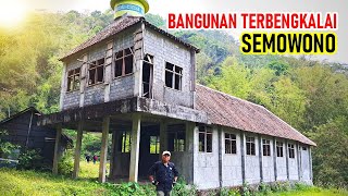 Rumah Unik terbengkalai di pinggir sungai