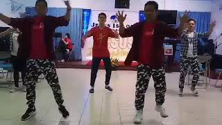 Tayo' sumamba Dance step