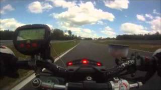 Ducati Streetfighter , circuit Haute Saintonge , VS rsv4 facto APRC , s 1000 RR ...