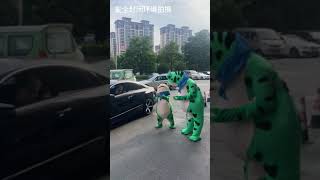 小蛙蛙连冰激凌都拿不稳！#cute #funny #frogvideo