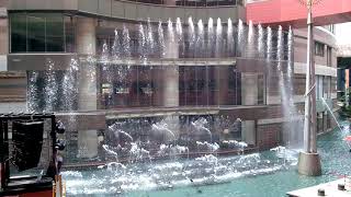 น้ำพุเต้นระบำ Dance Fountain in Canal City Hakata.