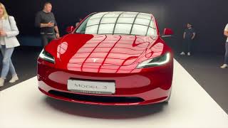 Tesla Model 3 - 2023-Refresh in Ultra Red