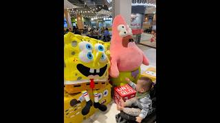 Giant Double Vision SpongeBob and Patrick 偶遇巨型四眼海綿寶寶和派大星！ | Cactus Plant Flea Market x UNIQLO