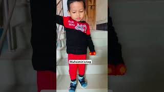 সিঁড়ি থেকে কি পড়ে যাবে #cutebaby #comedyshorts #comedyvideos #viralvideo #funny #shorts #vlog