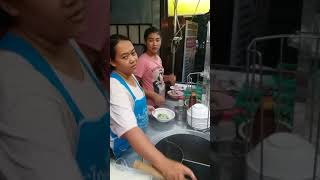 แนะนำ ก๋วยเตี๋ยวโกเด้ง หน้าตลาดบ้านสำราญ