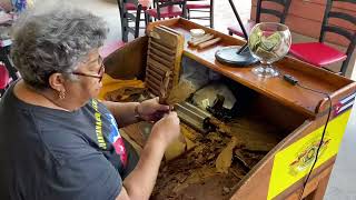 How Hand Rolled Cuban cigars are made - Little Havana, Miami