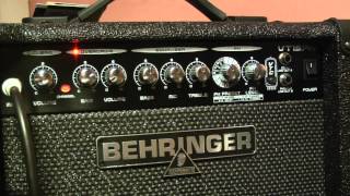 Wzmacniacz gitarowy Behringer VIRTUBE VT15FX combo gitarowe