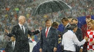 WM 2018: Regenschirm-Fauxpas - "Nur Putin aus Zucker"