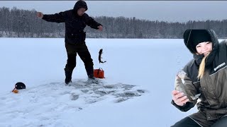 РЫБАЛКА В НОВОМ ГОДУ. ЖИВЕМ В ПАЛАТКЕ С ПЕЧКОЙ. ОТДЫХ НА БЕРЕГУ